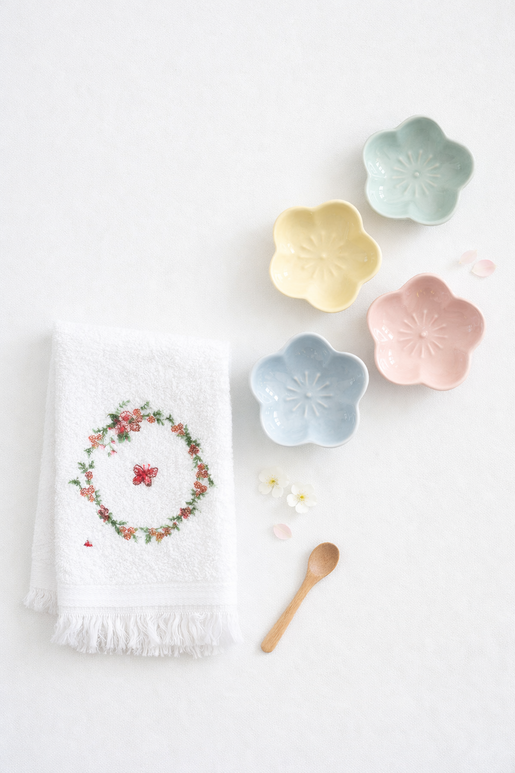 Asciugamano in micro spugna con roselline e farfalle, 40x66 cm