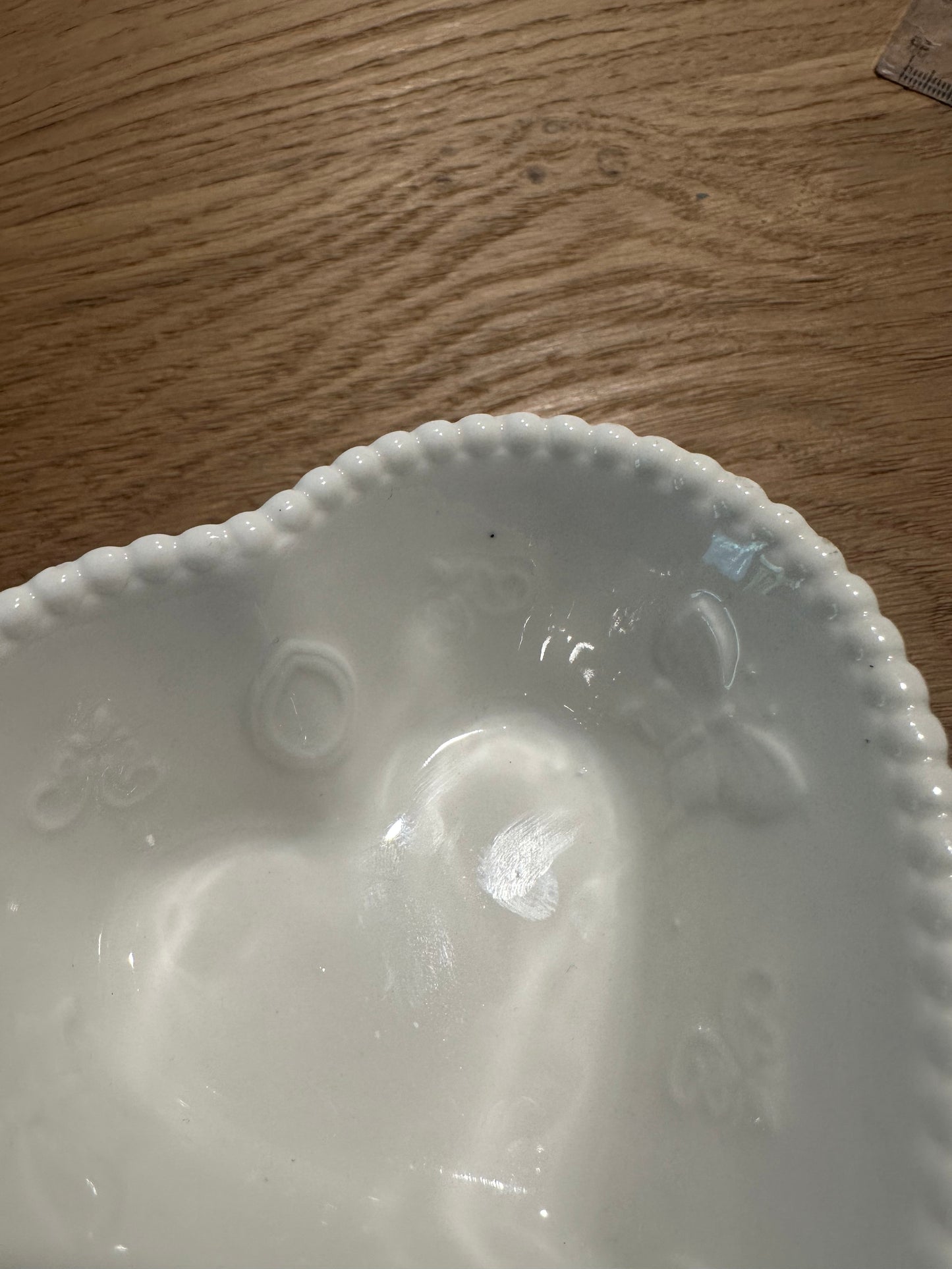Ciotola a forma di cuore in ceramica bianca 75 ml, 10x9x4 cm *piccolo difetto*