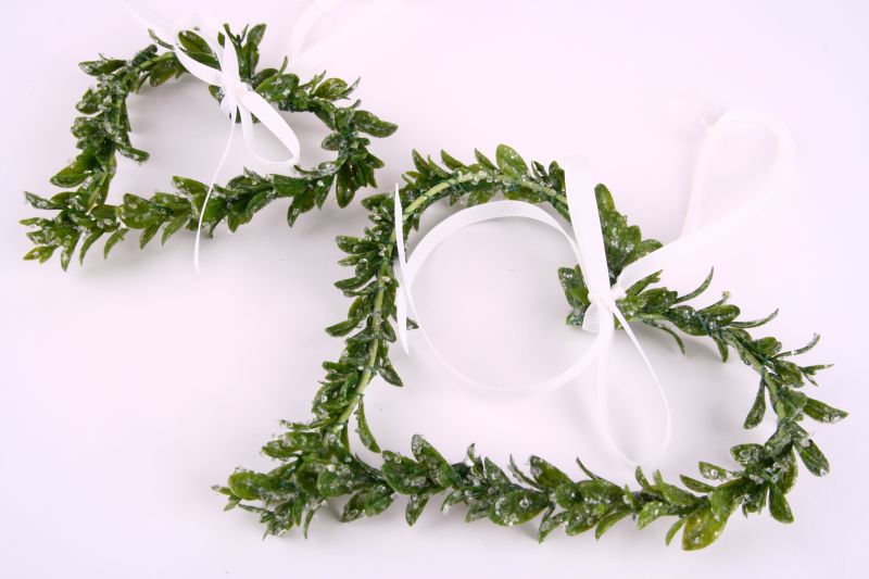 Cuore in bosso con nastro bianco, ø 12 cm
