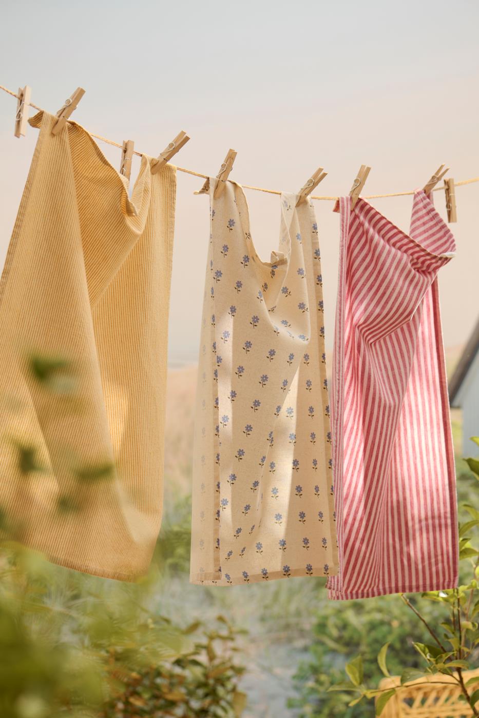 Strofinaccio Elisabeth naturale con fiori azzurri, 50x70 cm