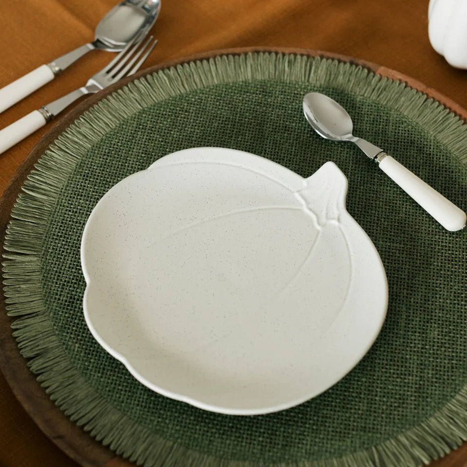 Piatto bianco grande a forma di zucca