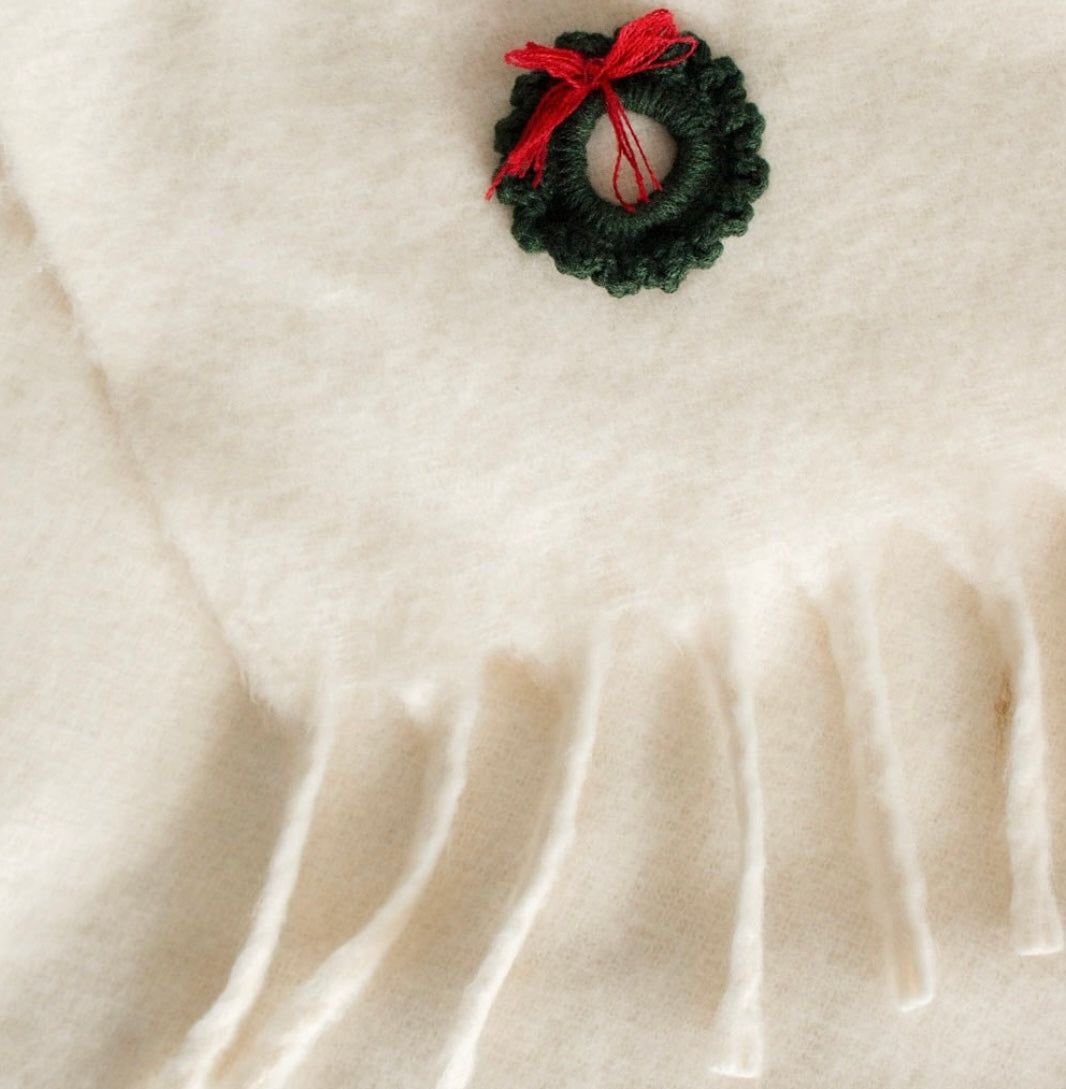 Plaid Ghirlanda color avorio con frange 130x160 cm