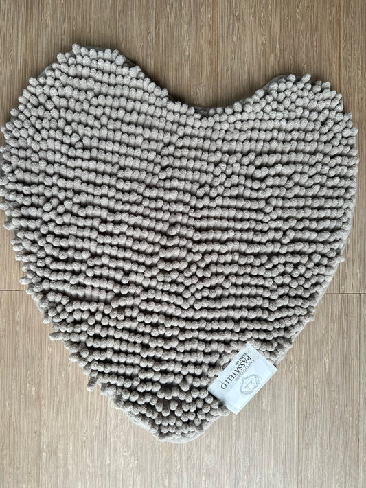 Tappeto Cuore in ciniglia color Tortora 55x55 cm