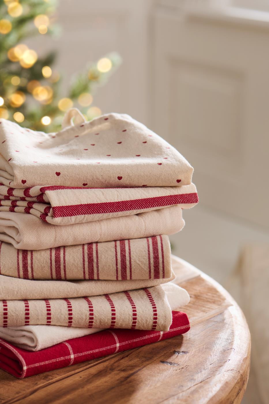 Strofinaccio Emma cuori rossi 50x70 cm