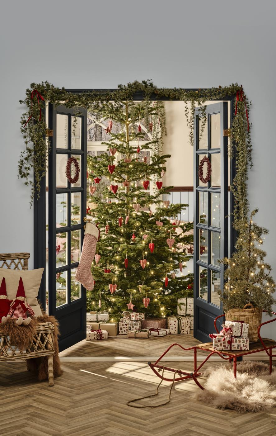 Ghirlanda con perline in legno rosse fatta a mano ø 22x3 cm